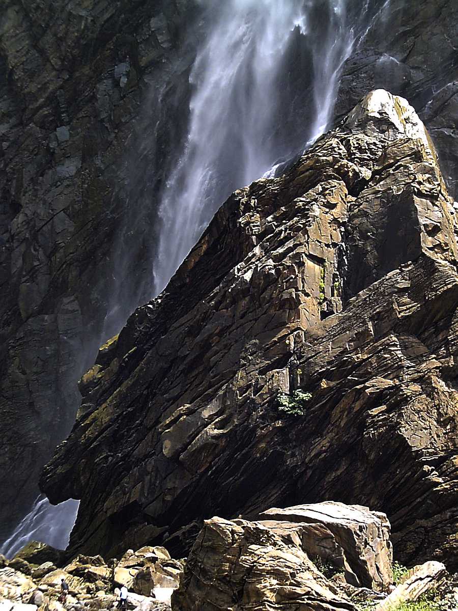 The sedimented rocky terrain at the base of the fall